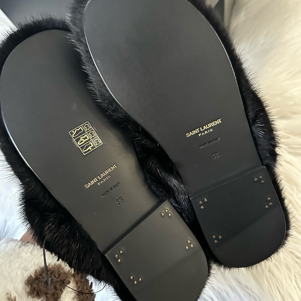 SAINT LAURENT
Bleach Flat Sandals - Picture 4 of 6